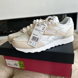 Reebok Ultra Flash Beige and White Sneakers